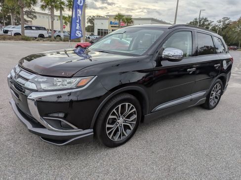 Used 2016 Mitsubishi Outlander SE image 8