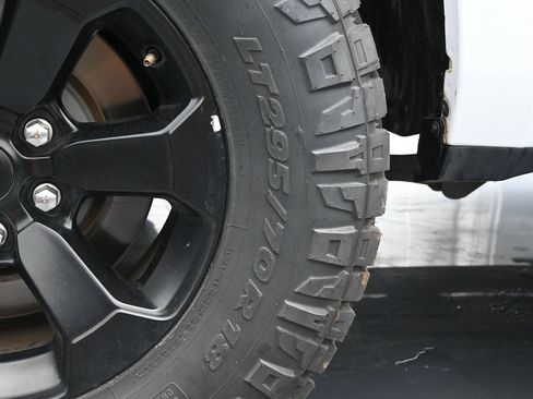 Used 2023 RAM 1500 Laramie AWD/4WD image 45