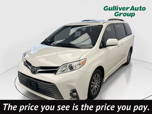 Used 2018 Toyota Sienna XLE w/ XLE Navigation Package image 1
