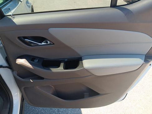 Used 2020 Chevrolet Traverse LT w/ LT Premium Package FWD image 19