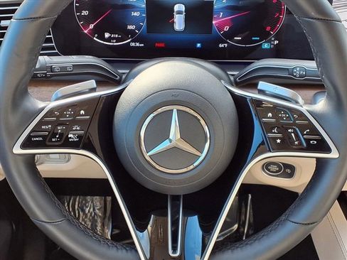 Used 2025 Mercedes-Benz GLS 450 4MATIC image 8