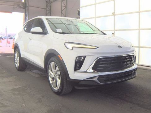 Used 2024 Buick Encore GX Preferred image 2