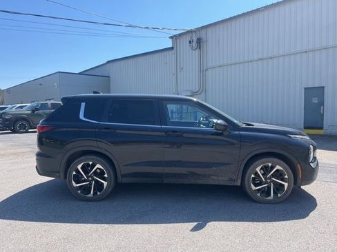 Used 2022 Mitsubishi Outlander ES image 4