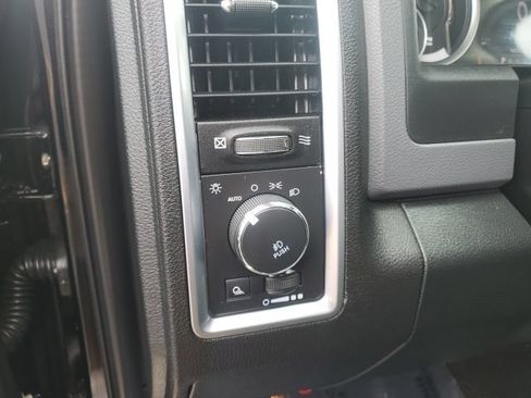 Used 2015 RAM 1500 Lone Star AWD/4WD image 10