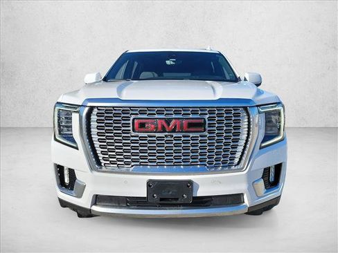 Used 2021 GMC Yukon XL Denali w/ Denali Premium Package image 2