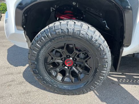 Used 2024 Toyota Tacoma TRD Pro AWD/4WD image 29
