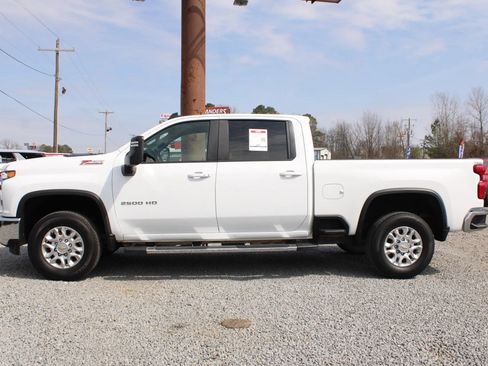 Used 2023 Chevrolet Silverado 2500 LT w/ Convenience Package image 2