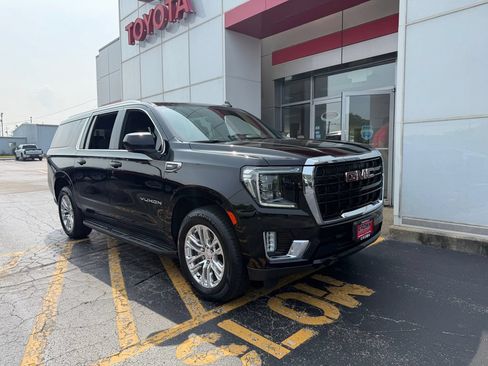 Used 2022 GMC Yukon XL SLE w/ Gmc Pro Safety Plus Package AWD/4WD image 3