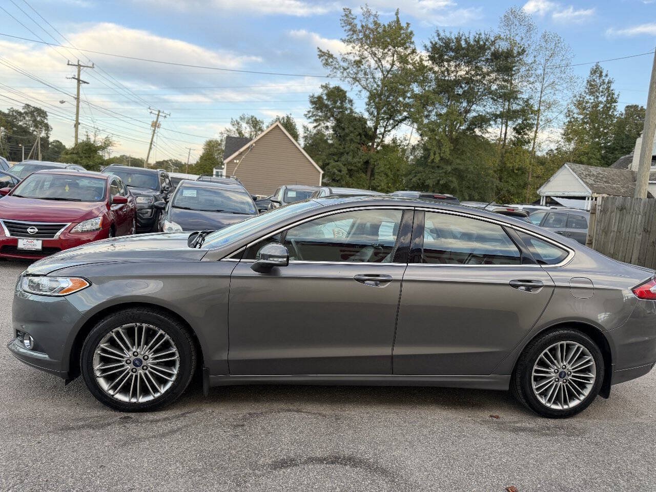 Used 2014 Ford Fusion SE w/ Equipment Group 202A FWD image 5