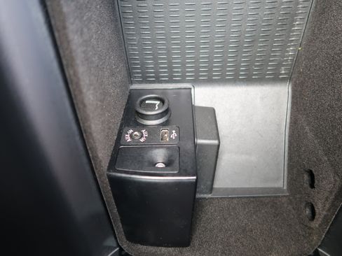 Used 2015 BMW 750Li image 31