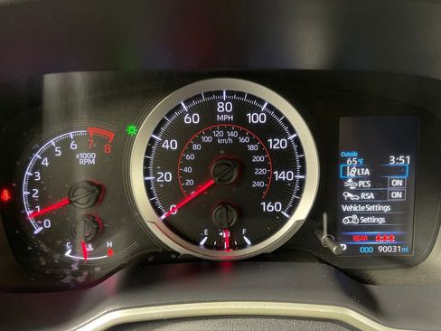 Used 2019 Toyota Corolla Hatchback image 18