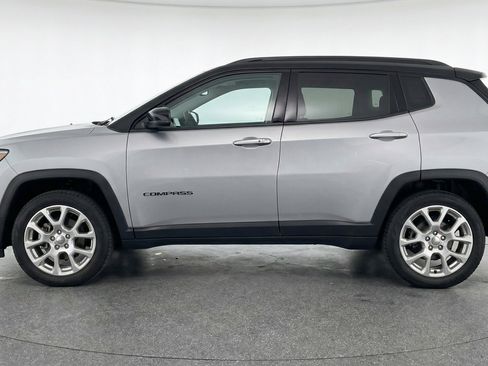 Used 2025 Jeep Compass Limited AWD/4WD image 5