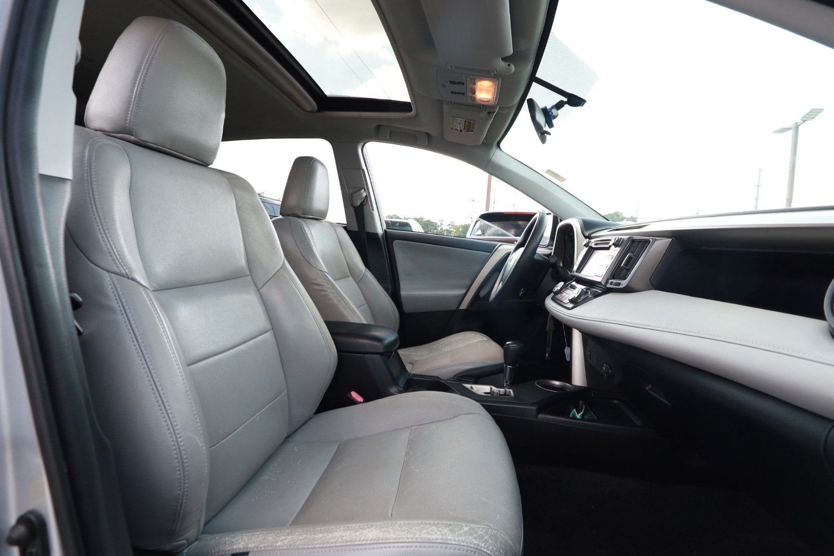 Used 2014 Toyota RAV4 XLE FWD image 25