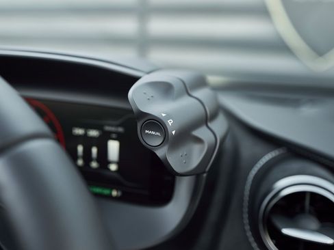 Used 2026 McLaren 750S Spider image 57