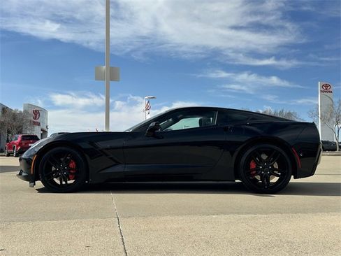 Used 2019 Chevrolet Corvette Stingray Coupe w/ Battery Protection Package image 2