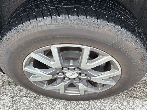 Used 2020 GMC Acadia SLT FWD image 11