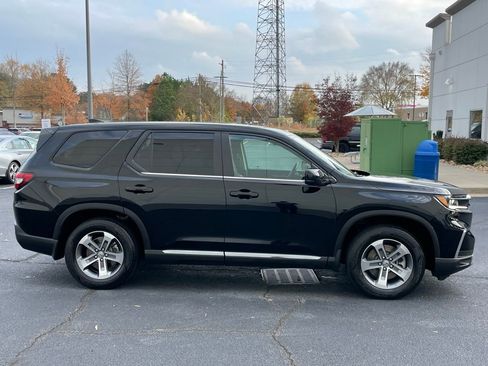 Certified 2025 Honda Pilot EX-L image 7