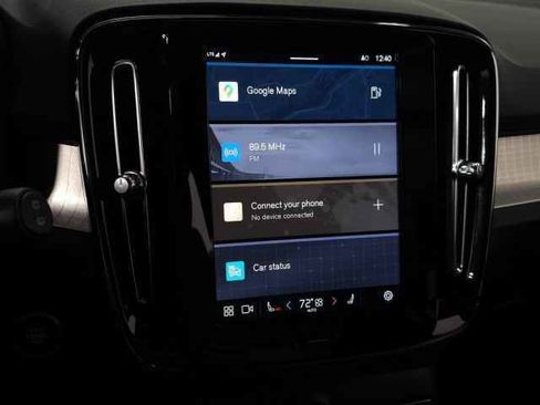 Used 2025 Volvo XC40 B5 Core image 24