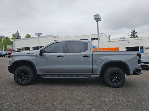 Used 2024 Chevrolet Silverado 1500 ZR2 w/ Technology Package AWD/4WD image 4