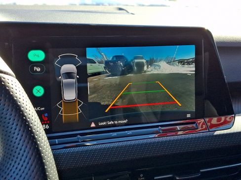 Used 2024 Volkswagen Golf R image 19