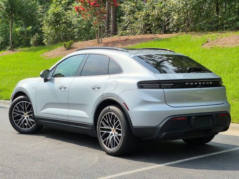 Certified 2025 Porsche Macan Electric RWD image 3