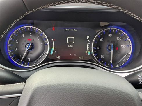 New 2026 Chrysler Pacifica Limited w/ Trailer Tow Group image 20