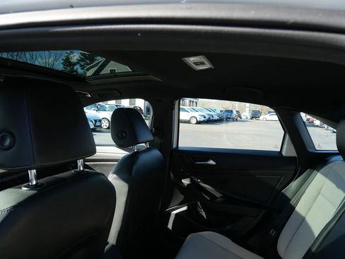 Used 2019 Volkswagen Jetta R-Line image 21