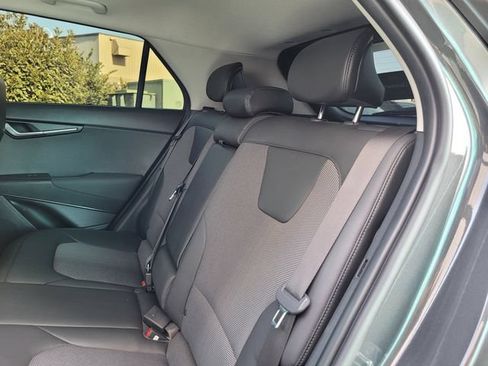 Certified 2025 Kia Niro EX Touring FWD image 15