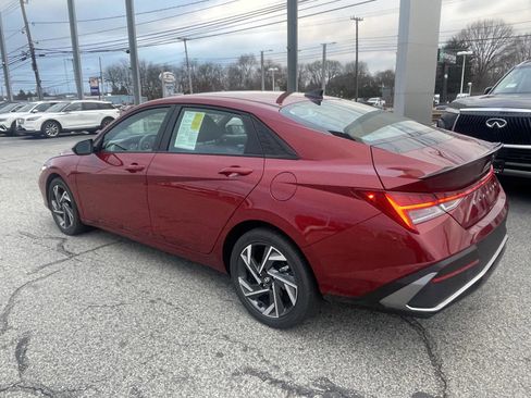 Used 2025 Hyundai Elantra SEL image 6
