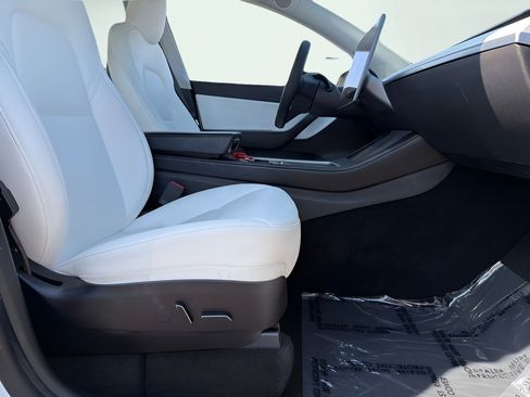 Used 2021 Tesla Model Y Long Range AWD/4WD image 45