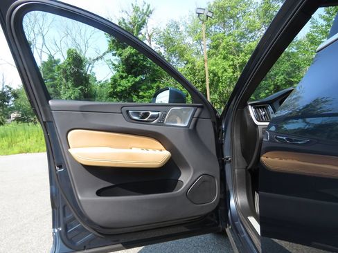 Used 2020 Volvo XC60 T8 Inscription AWD/4WD image 9