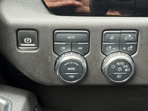 Used 2025 GMC Sierra 1500 SLT image 36