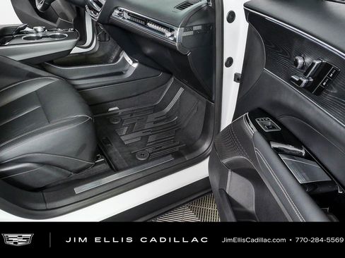 Used 2024 Cadillac Lyriq Sport AWD/4WD image 23