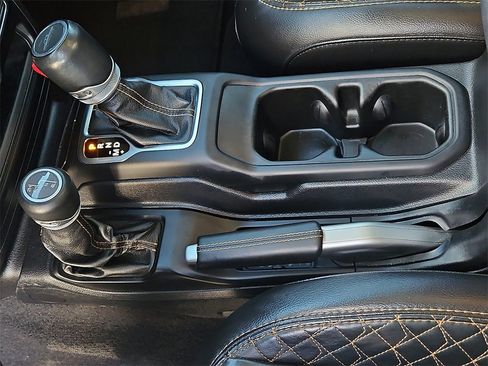 Used 2021 Jeep Gladiator Overland image 24