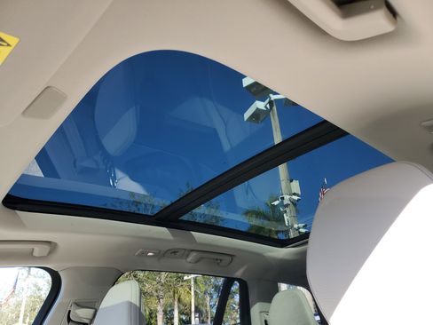 Used 2023 Volvo XC90 B5 Plus w/ Protection Package Premier image 16