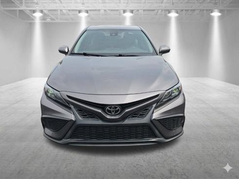Used 2021 Toyota Camry SE FWD image 9