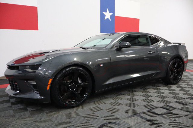 Used 2018 Chevrolet Camaro SS RWD image 2