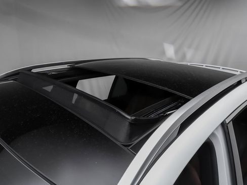 Certified 2025 Mercedes-Benz GLE 350 4MATIC image 5