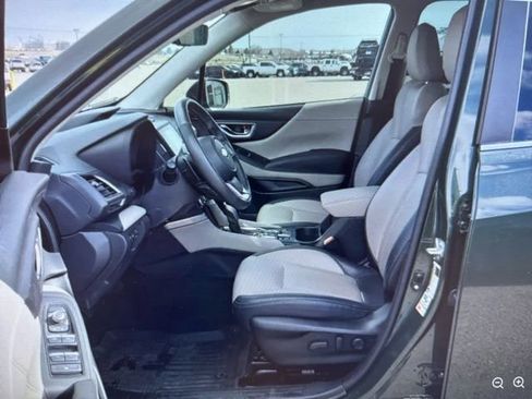 Used 2023 Subaru Forester Limited image 5