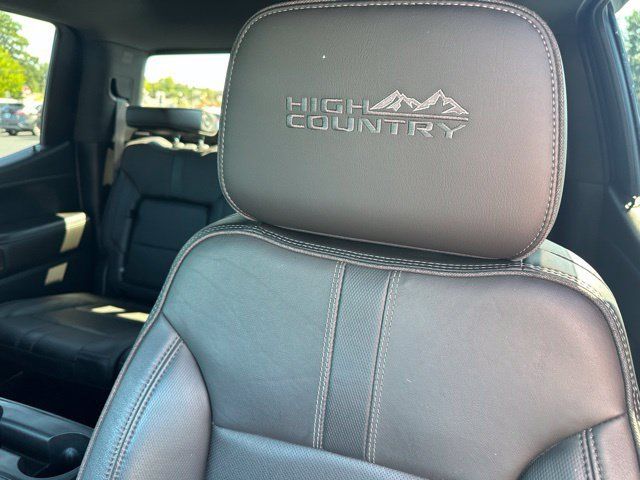 Used 2019 Chevrolet Silverado 1500 High Country w/ Technology Package AWD/4WD image 18