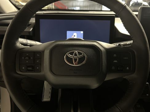Used 2026 Toyota RAV4 XLE Premium w/ Panoramic Sun Roof Package AWD/4WD image 18