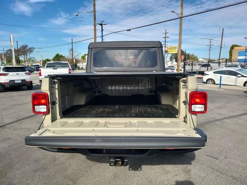 Used 2022 Jeep Gladiator Mojave w/ Trailer Tow Package image 17