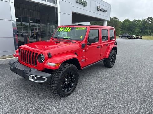 Used 2021 Jeep Wrangler Unlimited Sahara w/ Cold Weather Group AWD/4WD image 9