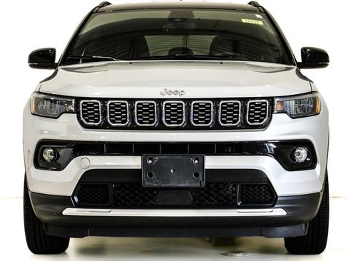 Used 2024 Jeep Compass Limited AWD/4WD image 2