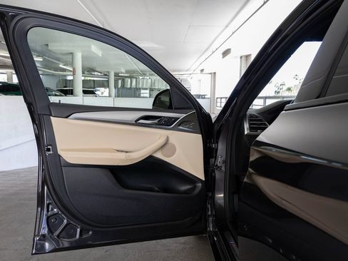 Certified 2025 BMW X4 xDrive30i image 13