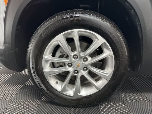 Used 2024 Chevrolet TrailBlazer LS image 37