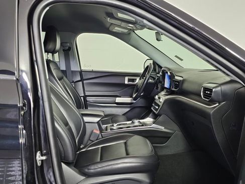 Used 2021 Ford Explorer XLT w/ Equipment Group 202A image 11