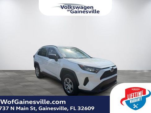 Used 2021 Toyota RAV4 LE FWD image 1