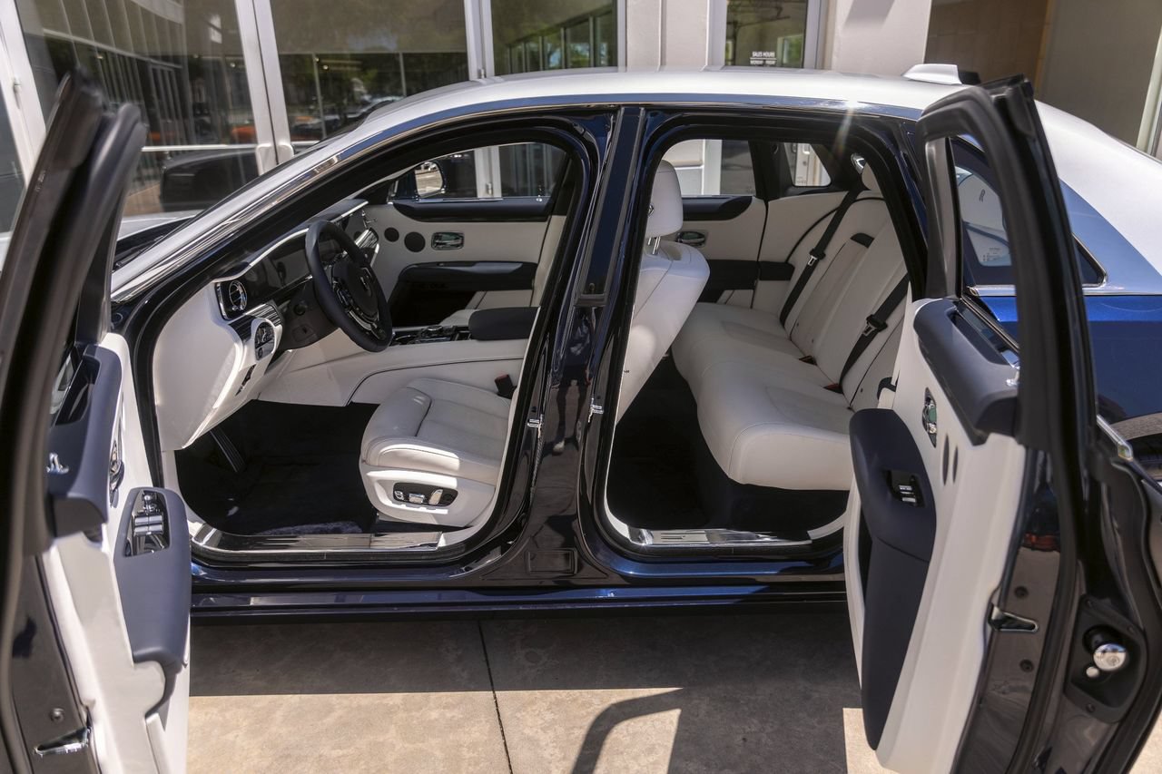 Certified 2025 Rolls-Royce Ghost AWD/4WD image 42