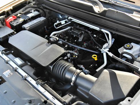 Used 2023 Chevrolet Colorado W/T RWD image 46